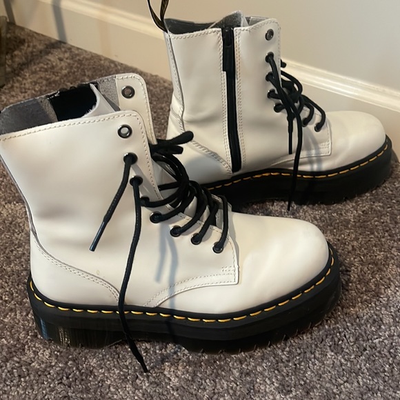 Dr. Martens JADON BOOT SMOOTH LEATHER PLATFORMS - Picture 3 of 9